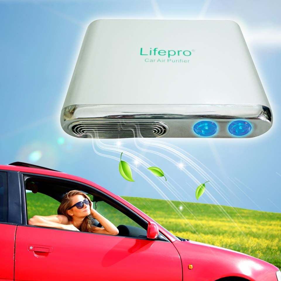 Máy khử mùi trên ô tô Lifepro có thiết kế nhỏ gọn, trang nhã phù hợp với mọi loại xe.